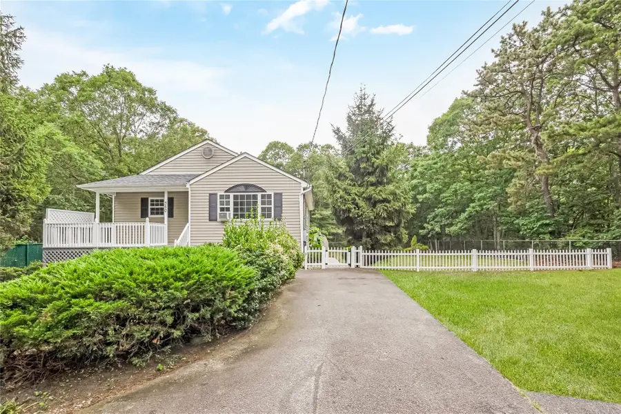 350 Mark Tree Road, South Setauket, NY 11720 - Image #3