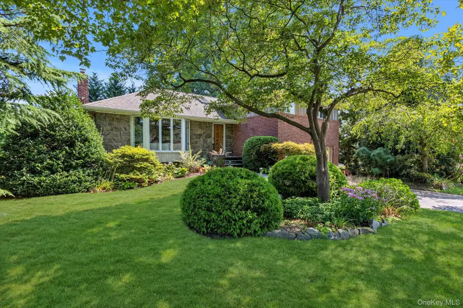 19 Clearland Road, Syosset, NY 11791 - Image #3