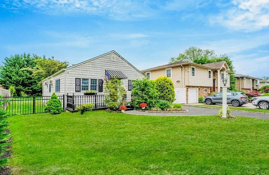 24 Lowerre Street, Babylon, NY 11702 - Image #2