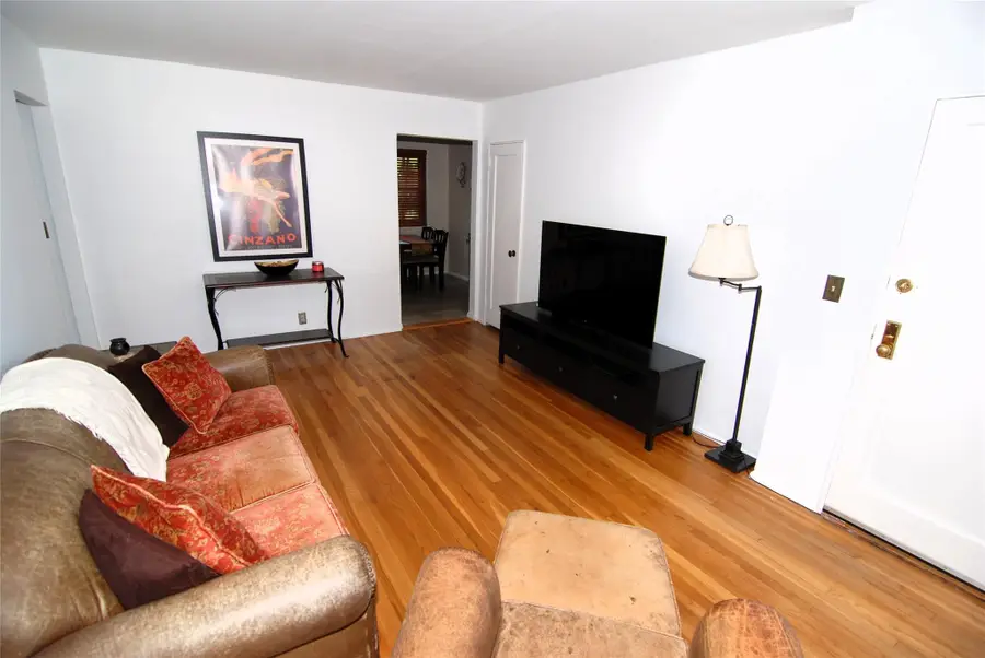 245-84 62 #B11, Little Neck, NY 11362 - Image #3