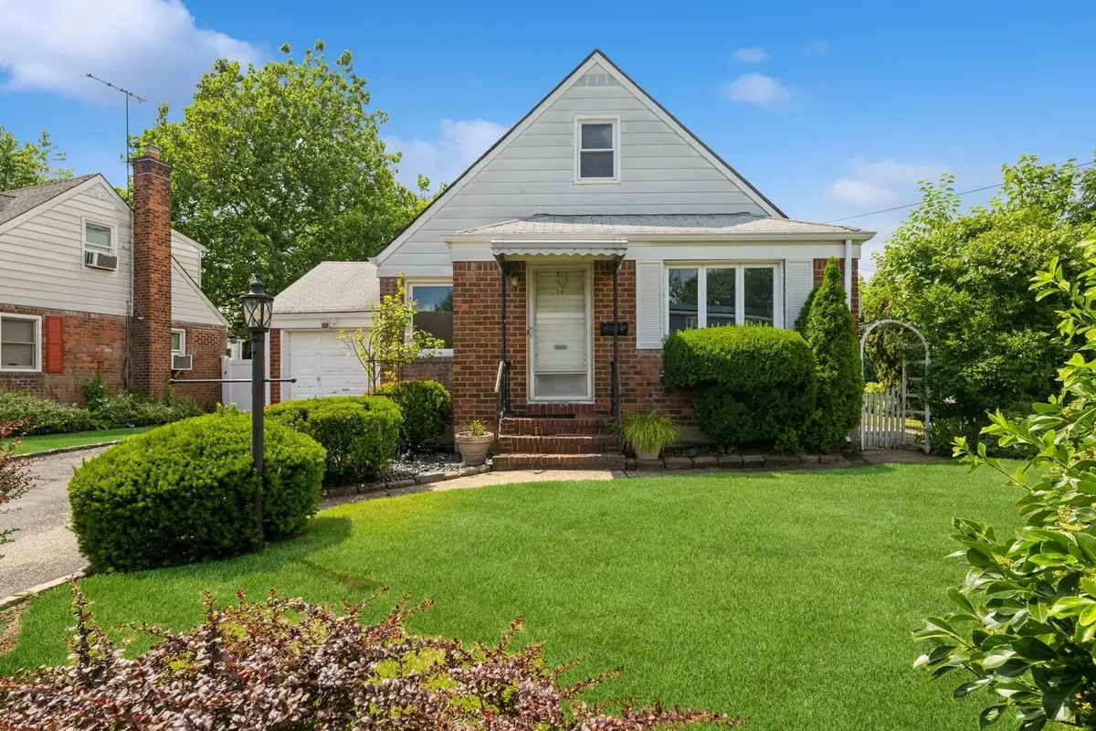 14 Albany Street, Elmont, NY 11003 - Image #1