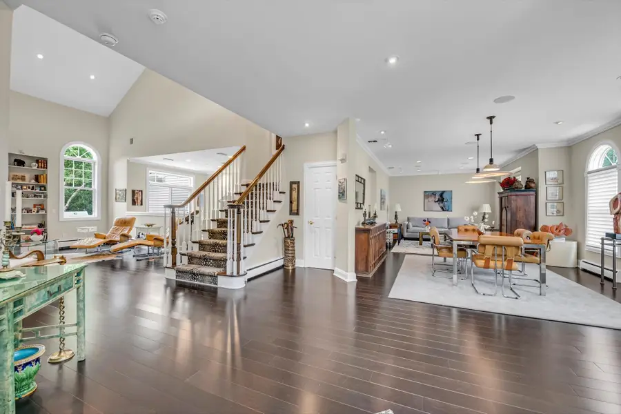 155 Eagle Crest, Port Washington, NY 11050 - Image #3