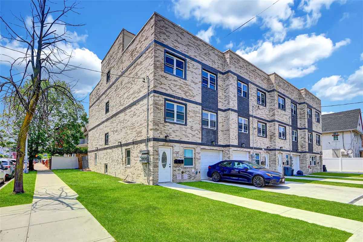 139-22 95 Avenue, Jamaica, NY 11435 - Image #1