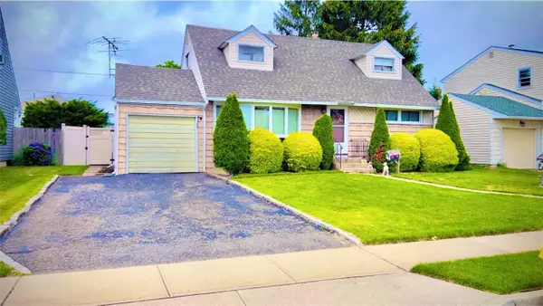 145 Dartmouth Drive, Hicksville, NY 11801