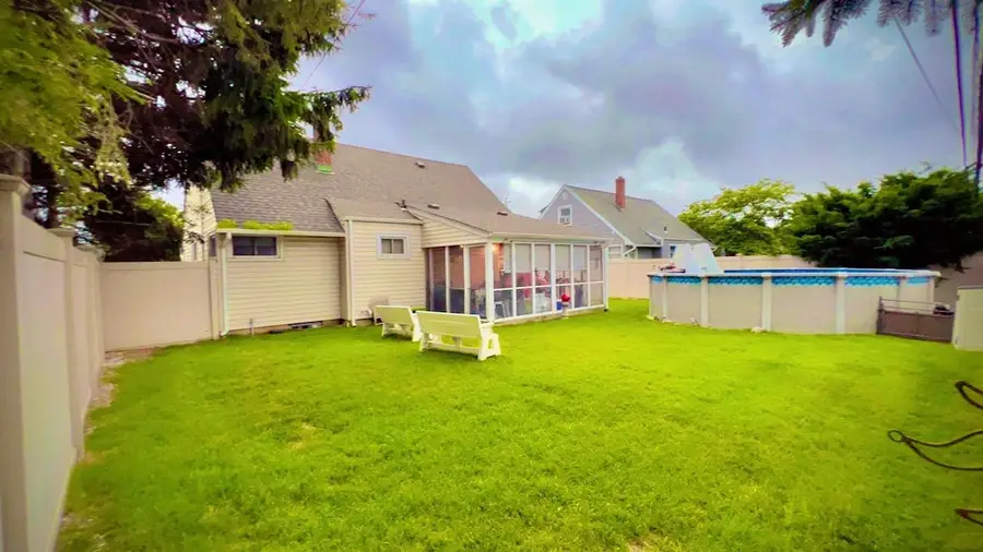 145 Dartmouth Drive, Hicksville, NY 11801 - Image #3