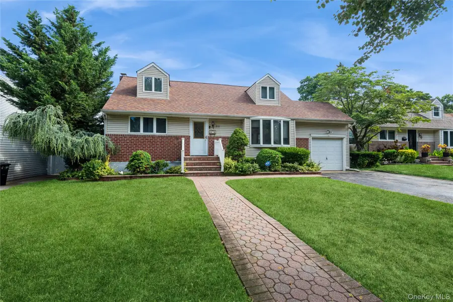 815 Sunshine Avenue, West Hempstead, NY 11552 - Image #2