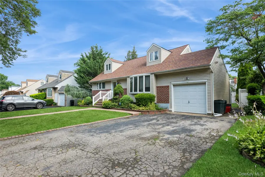 815 Sunshine Avenue, West Hempstead, NY 11552 - Image #3