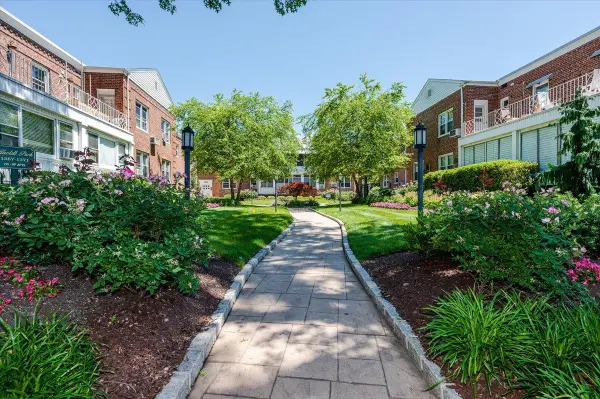 1385 Broadway #A31, Hewlett, NY 11557