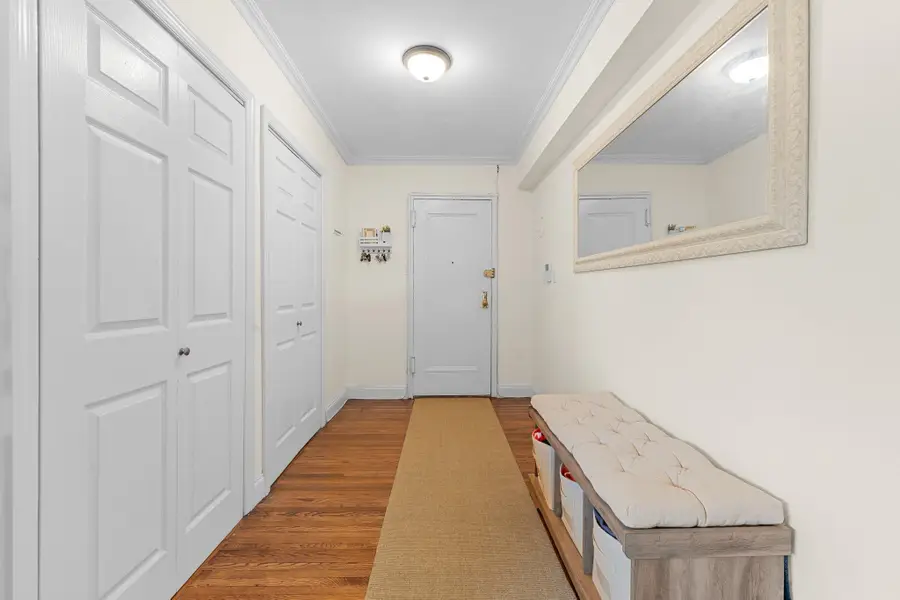 16 Edwards St #2G, Roslyn Heights, NY 11577 - Image #2