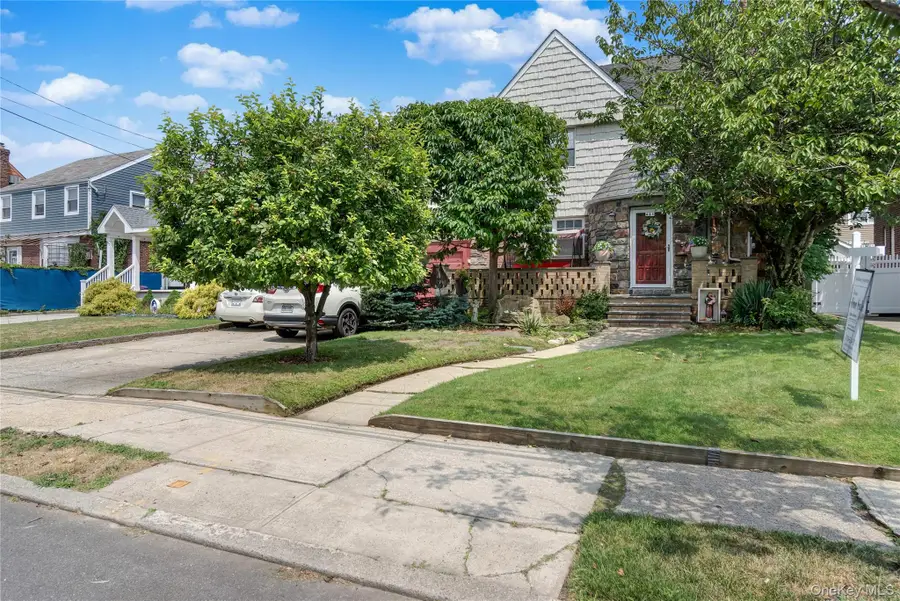 428 Beach 131st Street, Belle Harbor, NY 11694 - Image #2