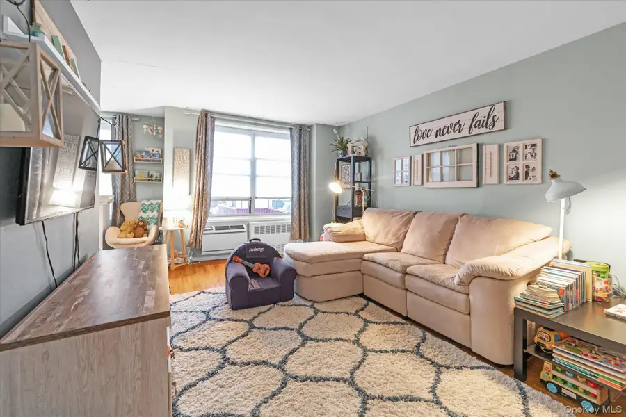 410 E Broadway #6S, Long Beach, NY 11561 - Image #2