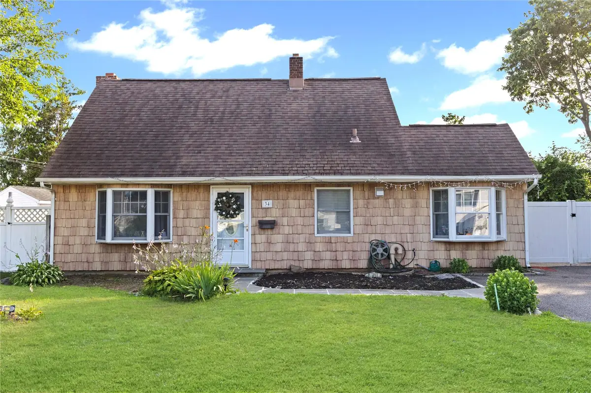 34 Mill Lane, Levittown, NY 11756 - Image #1