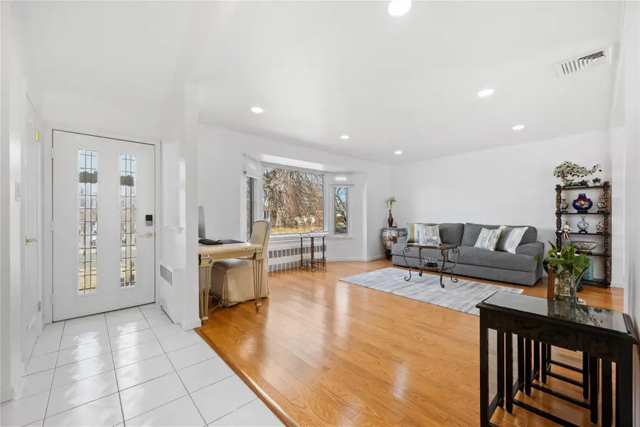 46 Norman Lane, Levittown, NY 11756 - Image #2