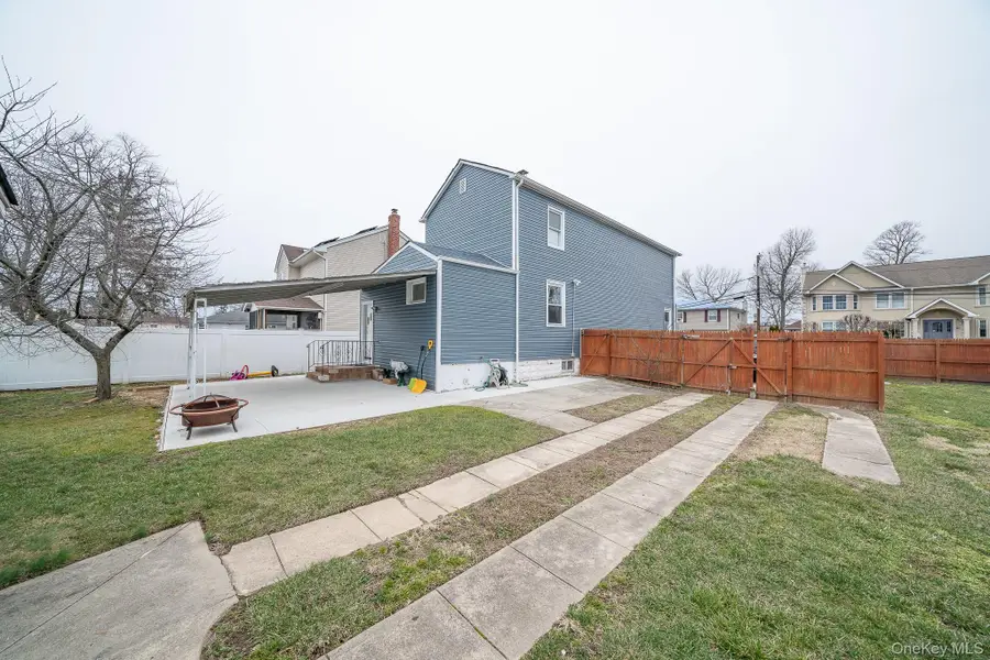 140 Galvani Street, Copiague, NY 11726 - Image #3