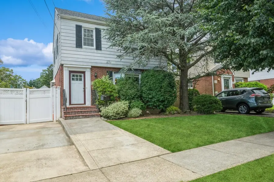 72 Spruce Street, West Hempstead, NY 11552 - Image #2