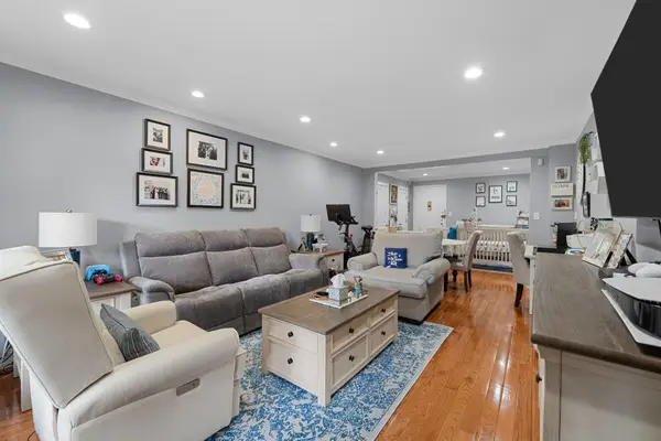 35 Knightsbridge Road Road #1G, Great Neck, NY 11021