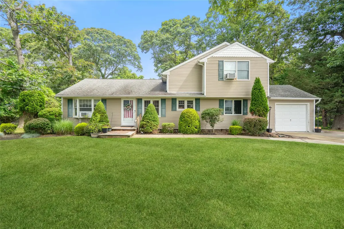 3 Lilly Court, Moriches, NY 11955 - Image #1
