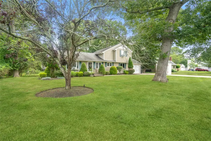 3 Lilly Court, Moriches, NY 11955 - Image #2