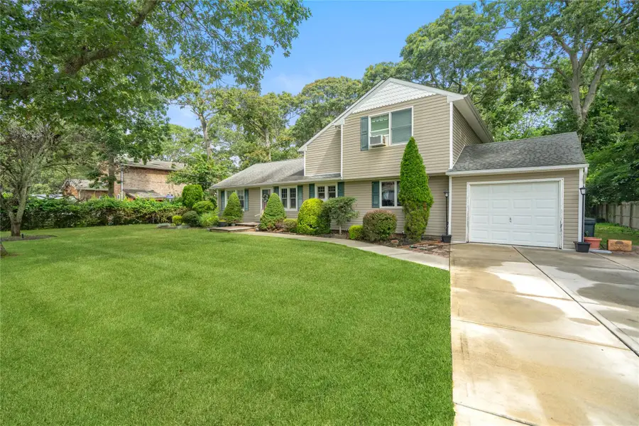 3 Lilly Court, Moriches, NY 11955 - Image #3