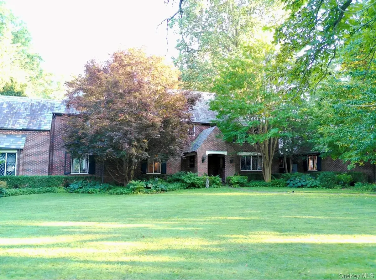 118 Highland Road, Glen Cove, NY 11542 - Image #1