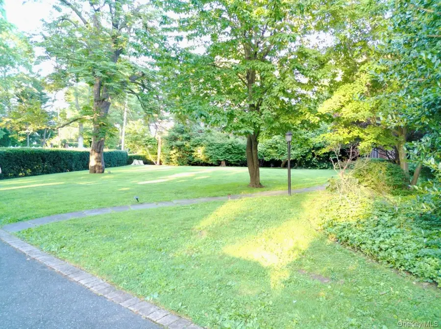 118 Highland Road, Glen Cove, NY 11542 - Image #3