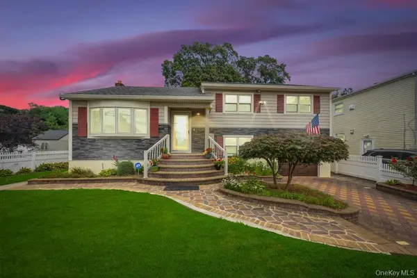 9 Waverly Place, Valley Stream, NY 11580