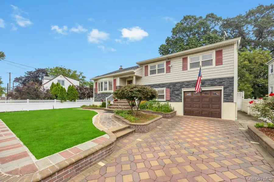 9 Waverly Place, Valley Stream, NY 11580 - Image #2