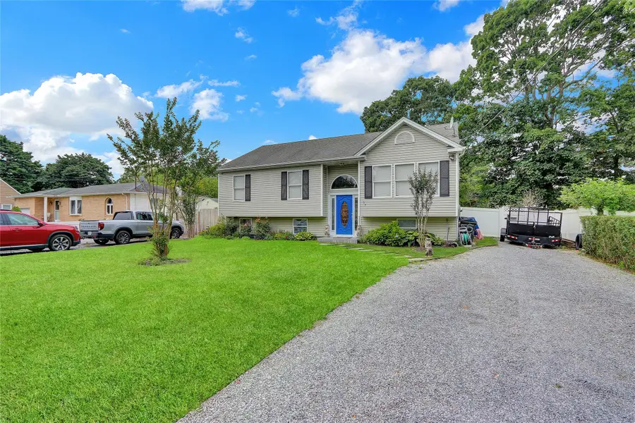 55 Pinewood Drive, Shirley, NY 11967 - Image #3