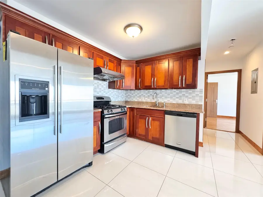 37-17 111th #5B, Corona, NY 11368 - Image #2