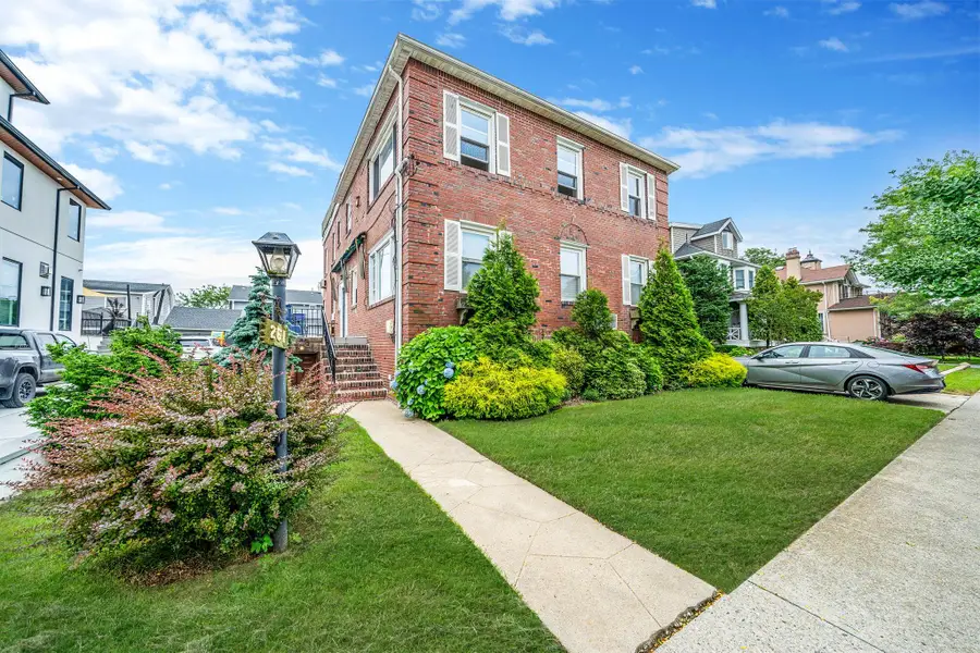 261 Beach 141st Street, Belle Harbor, NY 11694 - Image #3