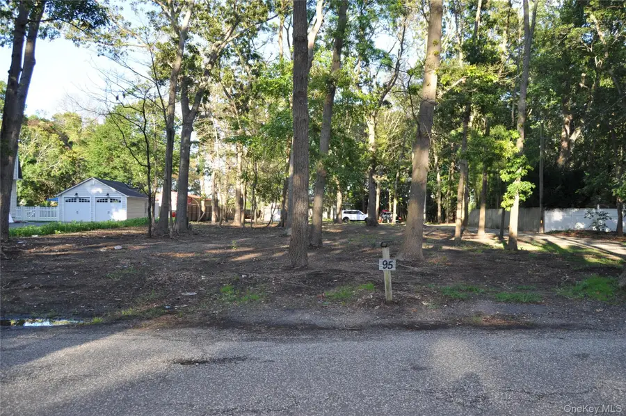 95 Lincoln Road, Medford, NY 11763 - Image #3