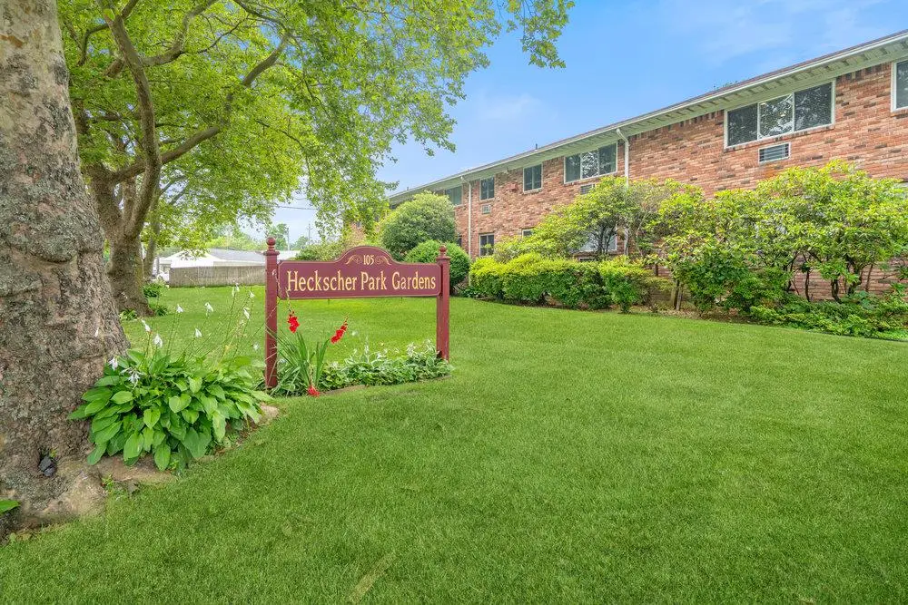 105 Prime Avenue #B7, Huntington, NY 11743 - Image #1