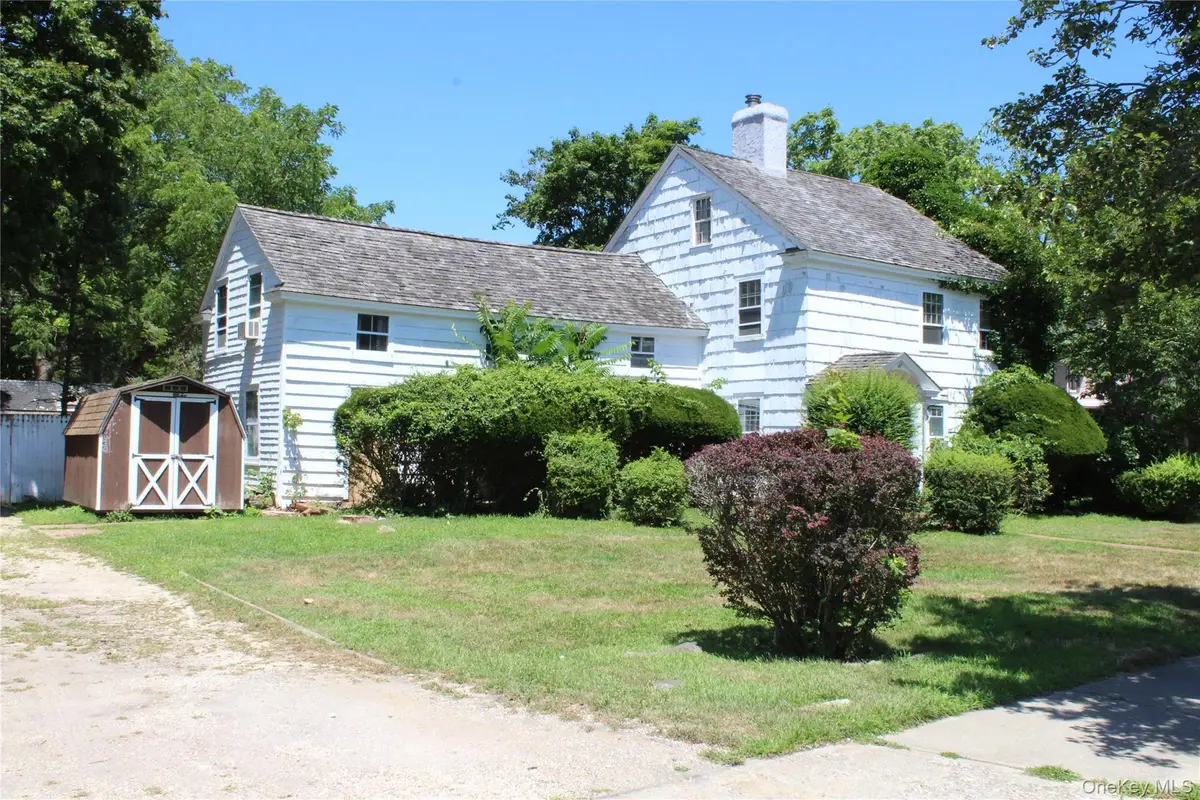 453 Montauk Highway, East Moriches, NY 11940 - Image #1