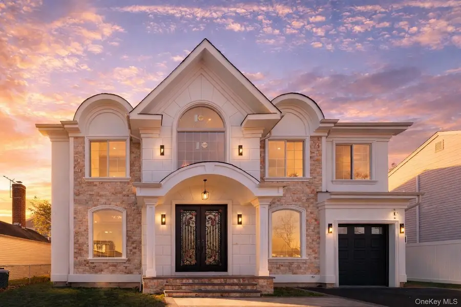 102 Cotton Lane, Levittown, NY 11756 - Image #2