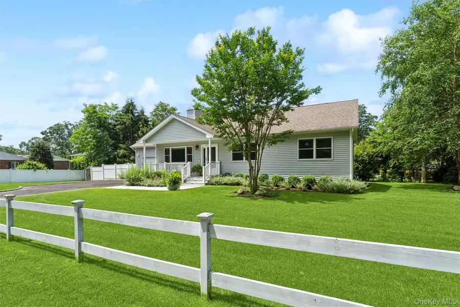 12 Hampton Bays Drive, Hampton Bays, NY 11946 - Image #3