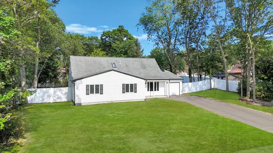 9 Wakefield Avenue, Coram, NY 11727 - Image #2