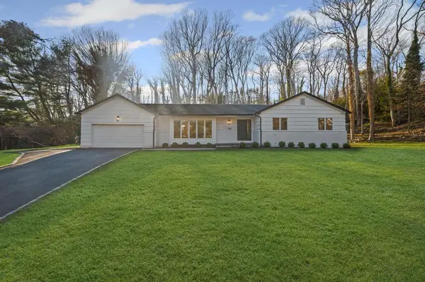 110 Peach Drive, East Hills, NY 11576