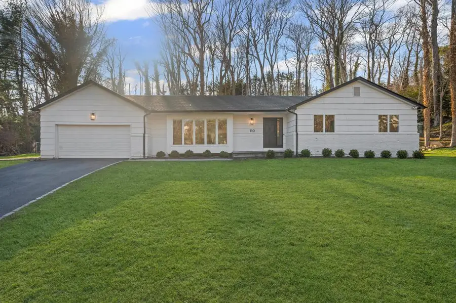 110 Peach Drive, East Hills, NY 11576 - Image #2