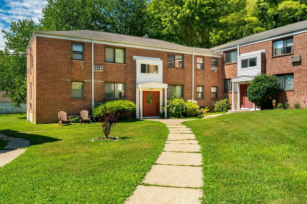 31 Lawrence Drive #D, White Plains, NY 10603 - Image #1
