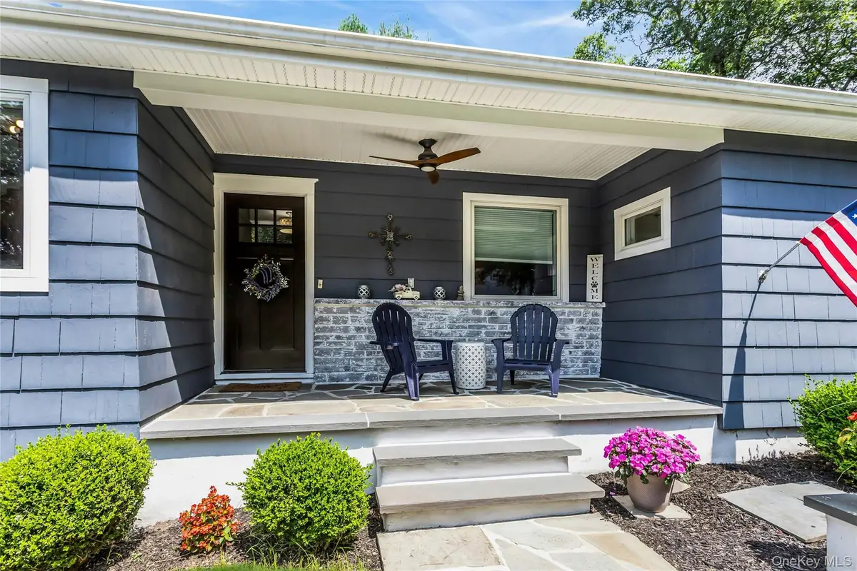 870 Heights Place, Oyster Bay, NY 11771 - Image #1