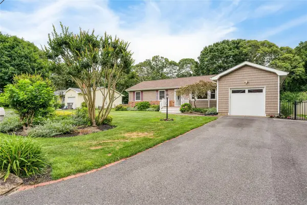 7 Russell Road, Hampton Bays, NY 11946