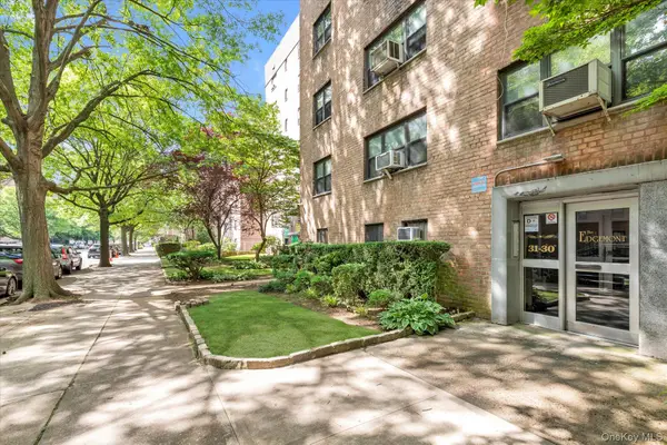 31-30 138 Street #2D, Flushing, NY 11354