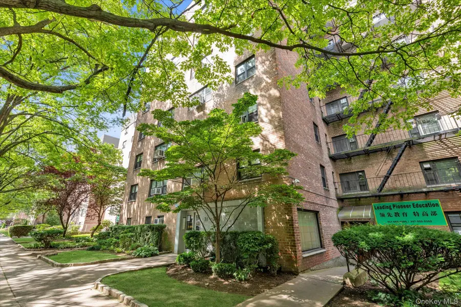 31-30 138 Street #2D, Flushing, NY 11354 - Image #3