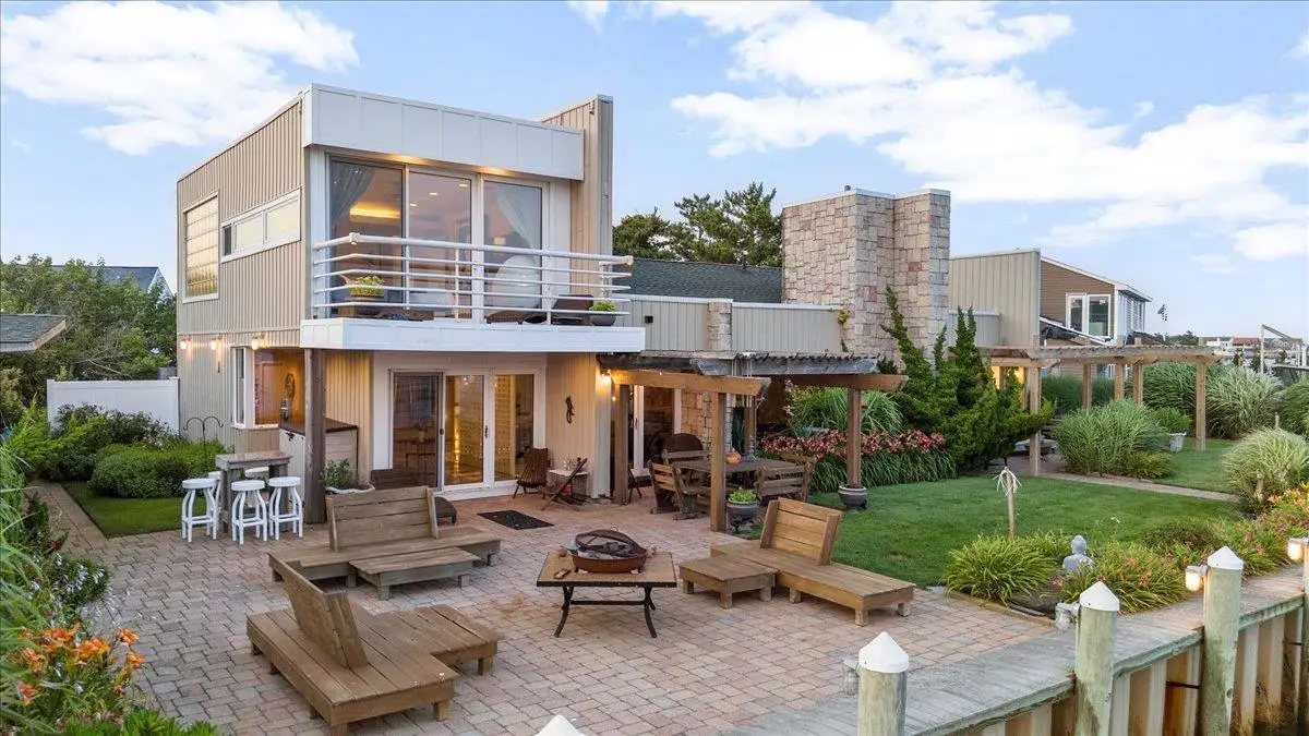 45 Shore Drive S, Copiague, NY 11726 - Image #1