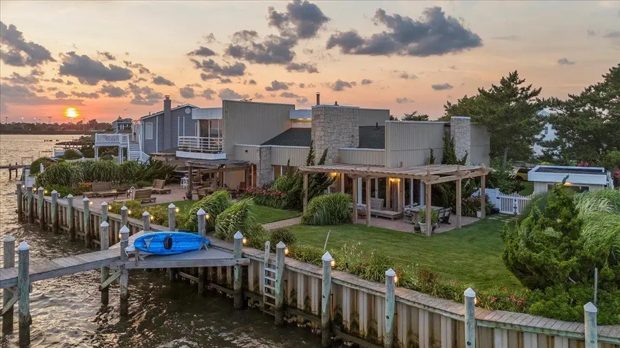 45 Shore Drive S, Copiague, NY 11726 - Image #2