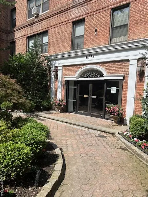 6735 Yellowstone Boulevard #6O, Forest Hills, NY 11375
