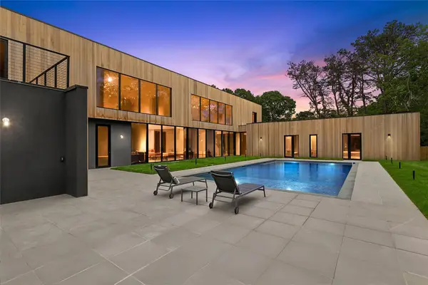 9 Blue Jay Way, East Hampton, NY 11937