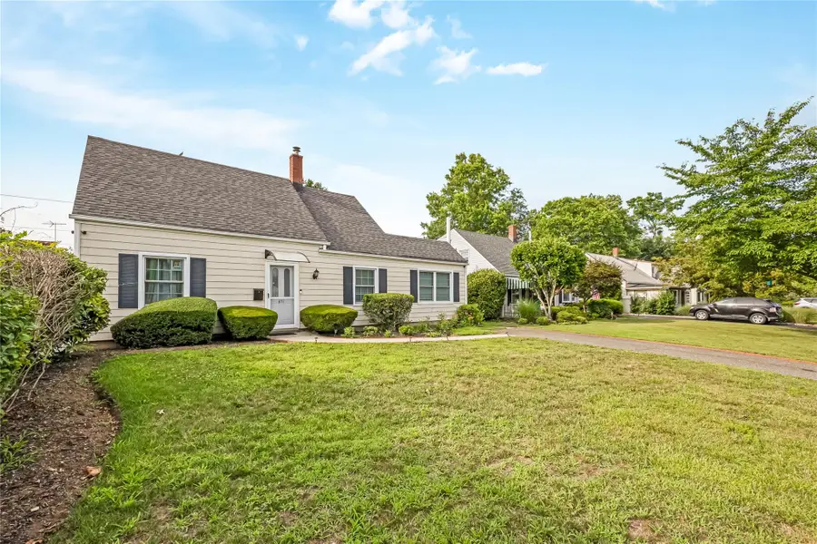 671 Whittier Street, Westbury, NY 11590 - Image #2