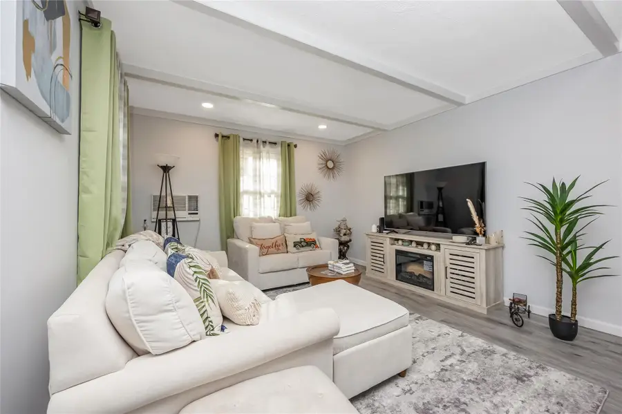 671 Whittier Street, Westbury, NY 11590 - Image #3