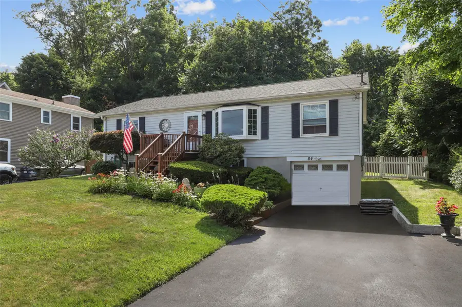 84 Entrance Way, Mahopac, NY 10541 - Image #2